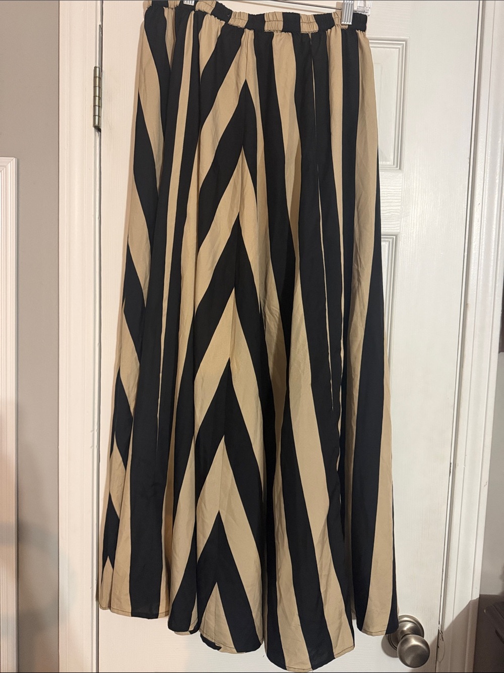 Dress Barn Black and Tan Chevron Maxi Skirt